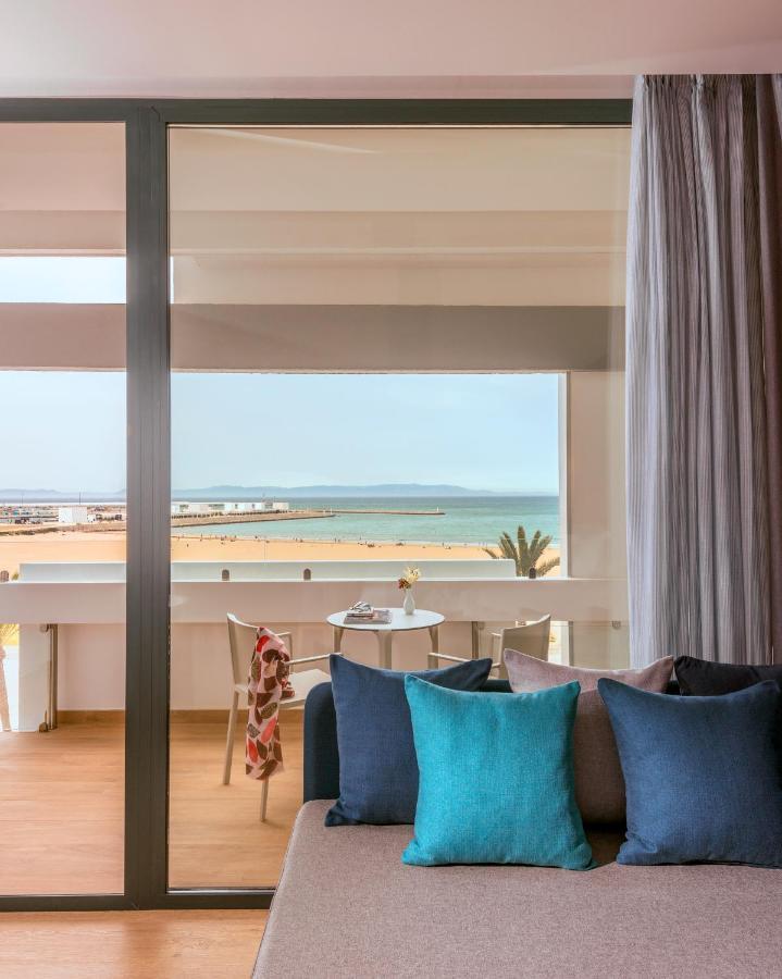 Barcelo Tanger Hotel ภายนอก รูปภาพ A room at the hotel