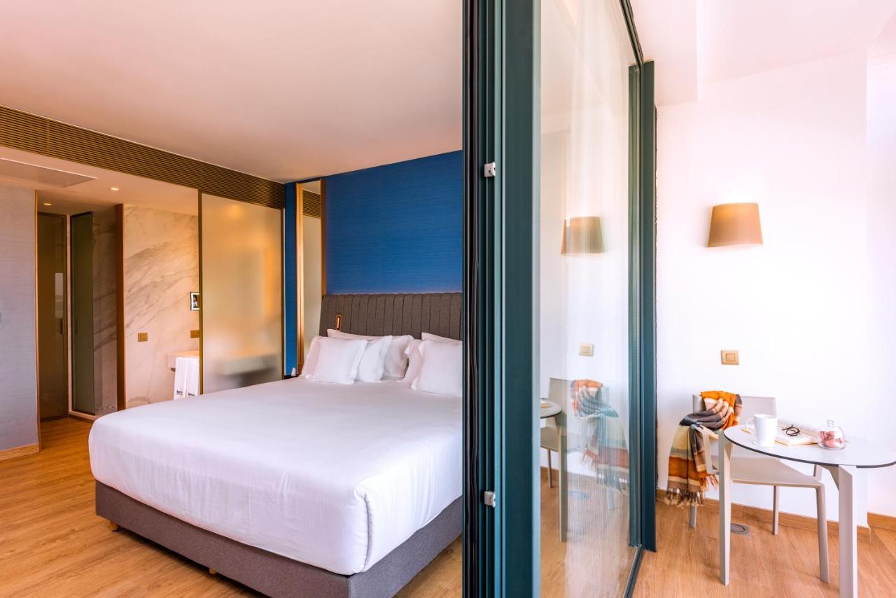 Barcelo Tanger Hotel ภายนอก รูปภาพ A room at the hotel